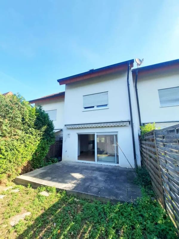 Immobilie in Neckarbischofsheim - 5 Schlafzimmer: Reihenmittelhaus mit Garten, Garage & PKW-Stpl. - Bild 1