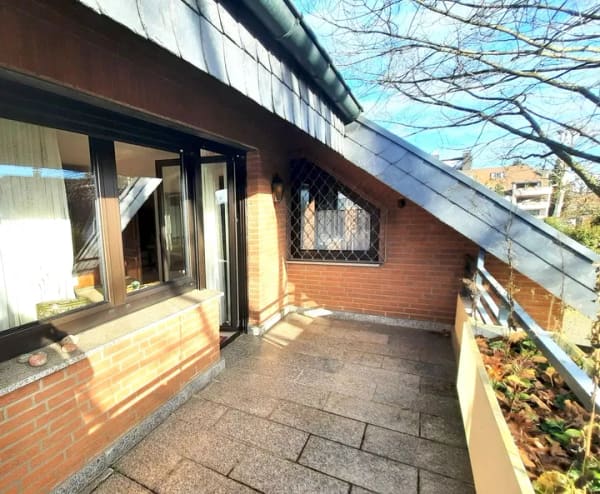 Immobilie in Kriftel - Einfamilienhaus mit integrierter Einliegerwohnung 2 Garagen und viel Platz! - Bild 4
