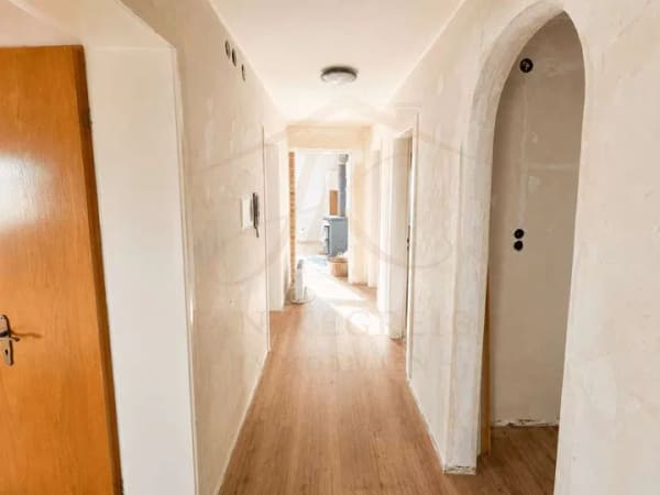 Immobilie in Münsingen - Charmantes Einfamilienhaus mit viel Potenzial für Ihre Wohnträume - Bild 2
