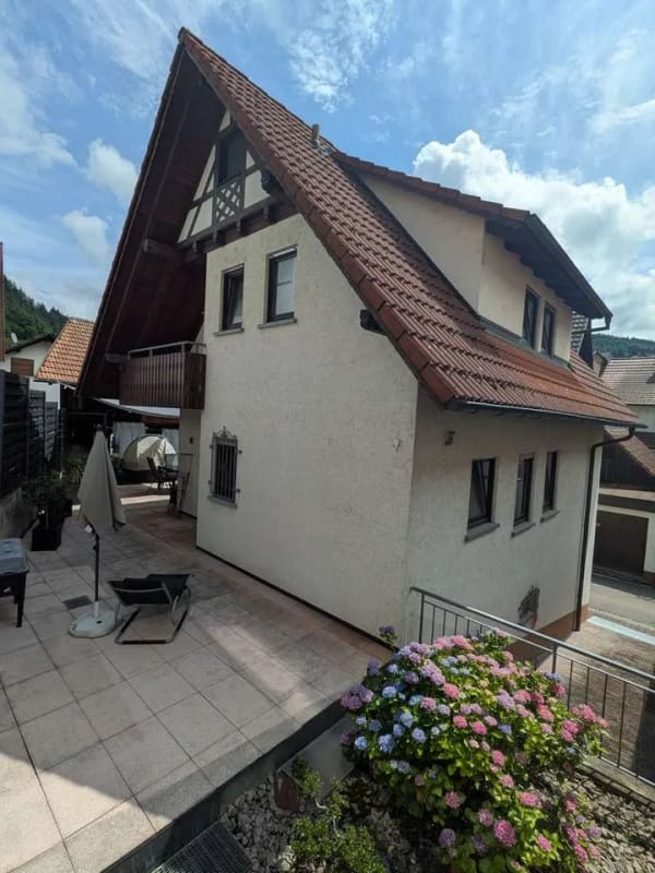 Immobilie in Oppenau - Charmantes Einfamilienhaus mit großzügigem Schopf im Stadtkern von Oppenau - Bild 0