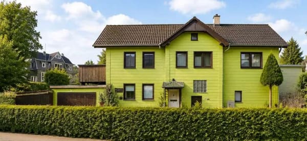 Immobilie in Großbreitenbach - Modernisiertes Wohlfühlhaus | separater Arbeitsbereich | Kachelofen | Neue Heizung (2025) - Bild 0