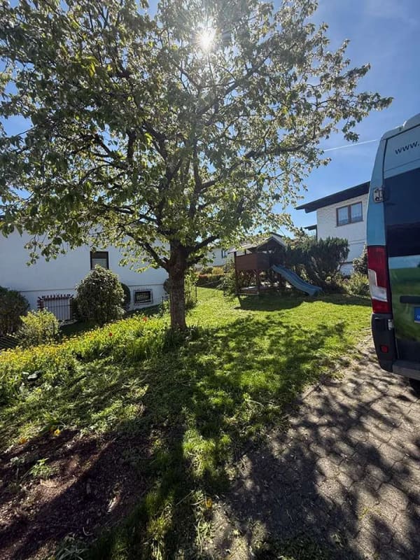 Immobilie in Engen - Freistehendes Einfamilienhaus mit Potenzial und traumhafter Aussicht - Bild 1