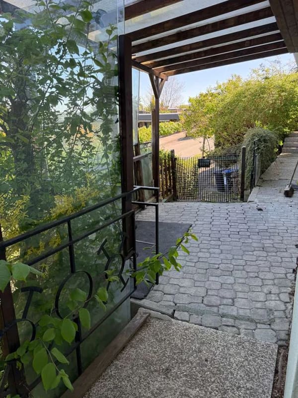 Immobilie in Engen - Freistehendes Einfamilienhaus mit Potenzial und traumhafter Aussicht - Bild 3