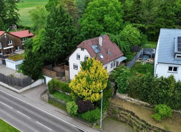 Immobilie in Ammerbuch - Raum für Visionen: Einfamilienhaus mit Entwicklungspotenzial im Ammertal - Bild 1