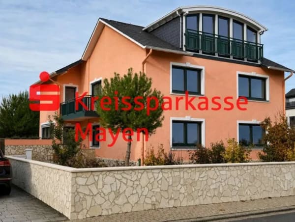 Immobilie in Kruft - Großzügiges Zweifamilienhaus mit Garten und Ausbaupotenzial - Bild 0