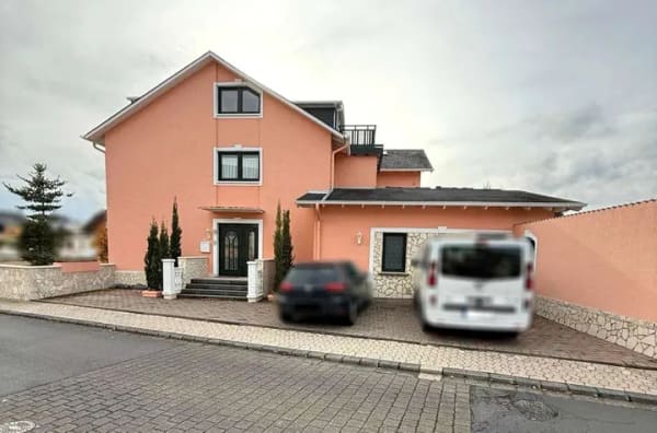 Immobilie in Kruft - Großzügiges Zweifamilienhaus mit Garten und Ausbaupotenzial - Bild 2