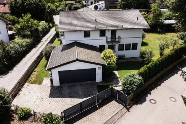 Immobilie in Schäftlarn - Klassisch modernes Domizil mit pfiffigem Grundriss für die große Familie  in idyllischer Lage - Bild 1