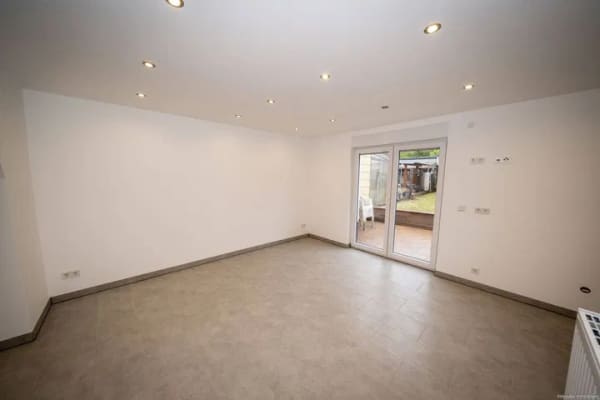 Immobilie in Püttlingen - Modernisiertes Einfamilienhaus in kleiner Nebenstraße von Püttlingen - Bild 2