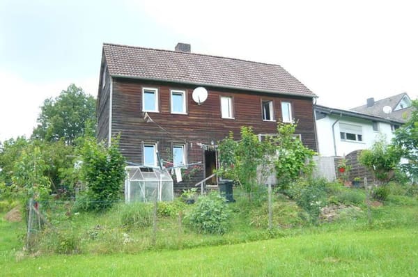Immobilie in Nüsttal - 10 km von Hünfeld*bezahlbares EFH- energetisch saniert mit Wärmepumpe und Fußbodenheizung! - Bild 0