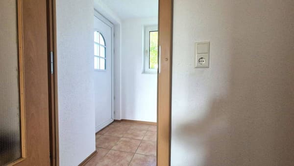 Immobilie in Nüsttal - 10 km von Hünfeld*bezahlbares EFH- energetisch saniert mit Wärmepumpe und Fußbodenheizung! - Bild 3