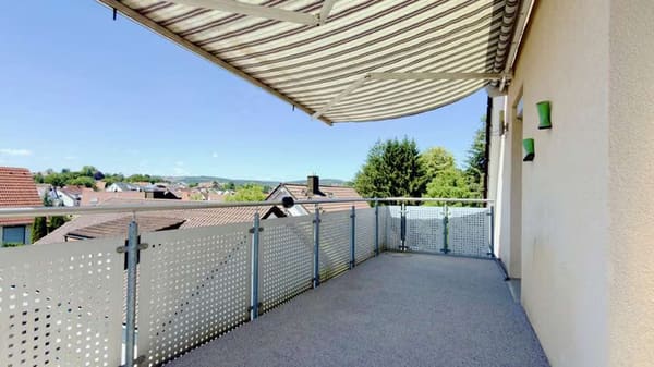 Immobilie in Hochdorf - Gepflegtes 4-Familienhaus mit 2.881 m² Grundstücksfläche - Bild 2