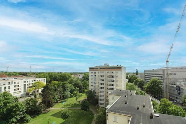 Immobilie in Ludwigshafen am Rhein - Helle 1-Zimmer-Wohnung mit Südwest-Balkon, Fernwärme und Weitblick - Bild 1