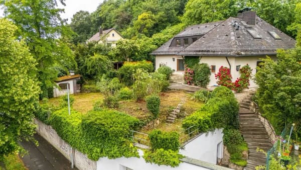 Immobilie in Sulzbach-Rosenberg -     Einzigartige Hanglage trifft auf vielfältige Gestaltungsmöglichkeiten - Bild 2