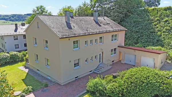 Immobilie in Bruck - Gepflegtes Mehrfamilienhaus mit Entwicklungschancen in naturnaher Lage im Landkreis Ebersberg - Bild 2