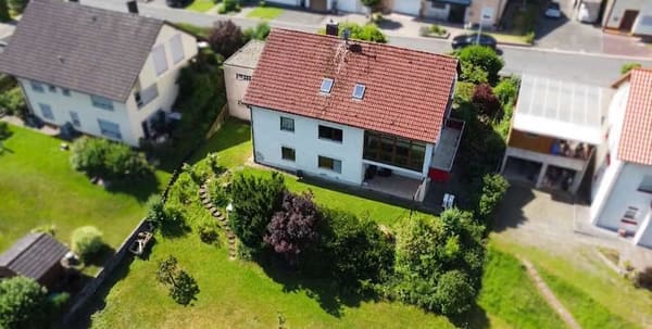 Immobilie in Lohr am Main - ideal für Familien! Schönes Wohnhaus mit Weitblick in Sendelbach - Bild 1