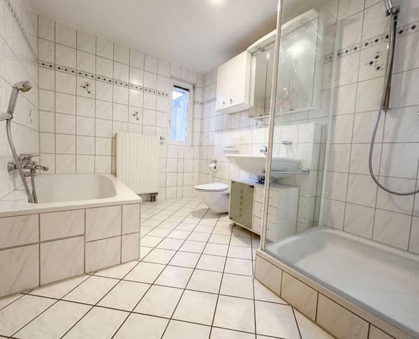 Immobilie in Bad Dürrheim - Notverkauf: Generationenhaus Bad Dürrheim, zusammen leben, getrennt wohnen. Sofort frei. - Bild 4