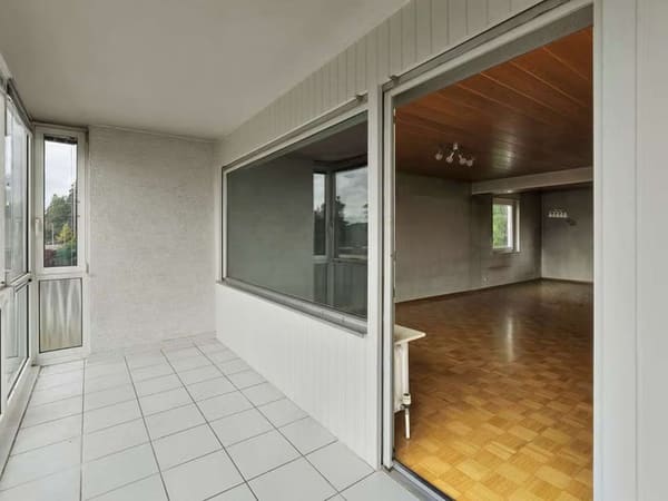 Immobilie in Renningen - Freistehendes Zweifamilienhaus mit großen Garten und drei Garagen - Bild 4