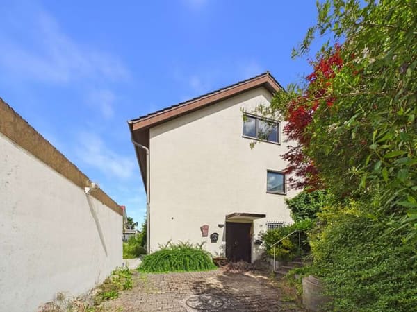 Immobilie in Oberderdingen - Einfamilienhaus mit Traumgarten und Einliegerwohnung | Oberderdingen - Bild 2