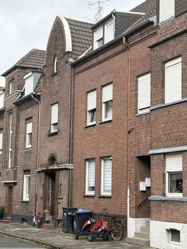 Immobilie in Goch - PROVISIONSFREI für Erwerber (Zwangsversteigerung): Großes Reihenhaus in zentraler Lage von Goch. - Bild 3