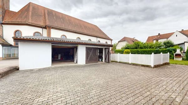 Immobilie in Fischbach bei Dahn - Wohnen, vermieten, weiterdenken – Solides Zweifamilienhaus mit Garten und Garagen im Ortskern - Bild 2