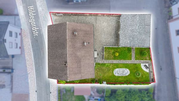 Immobilie in Fischbach bei Dahn - Wohnen, vermieten, weiterdenken – Solides Zweifamilienhaus mit Garten und Garagen im Ortskern - Bild 3