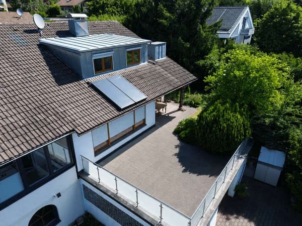 Immobilie in Waldenbuch - Viel Platz für Ihre Wohnideen: Zweifamilienhaus mit Garten in Waldenbuch - Bild 1