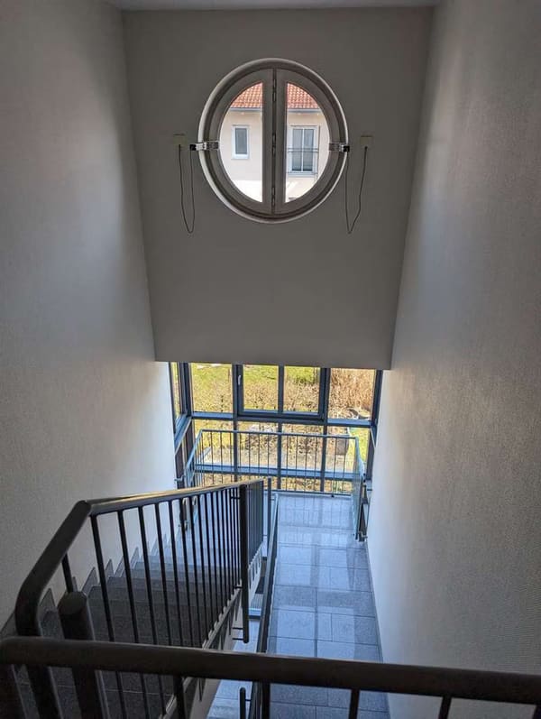 Immobilie in Hebertshausen - Sonnige Aussichten, schöne, helle nach Süden ausgerichtete  4-Zi. Wohnung mit TG-Platz - Bild 2