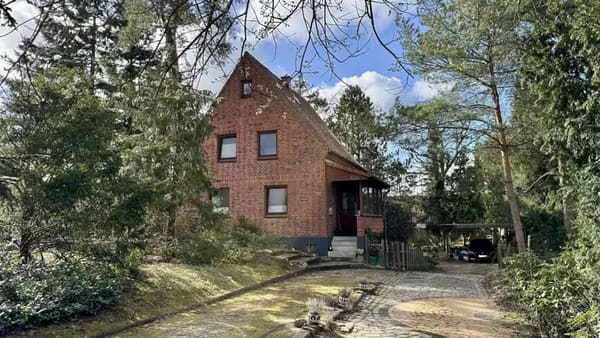 Immobilie in Boostedt - OHNE PROVISION Charmantes Einfamilienhaus auf 1.399 qm Grundstück mit schönem Baumbestand - Bild 0