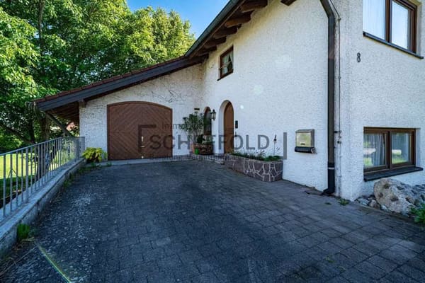 Immobilie in Illerrieden - Idyllisch! Zweifamilienhaus mit traumhaftem Garten - Bild 1