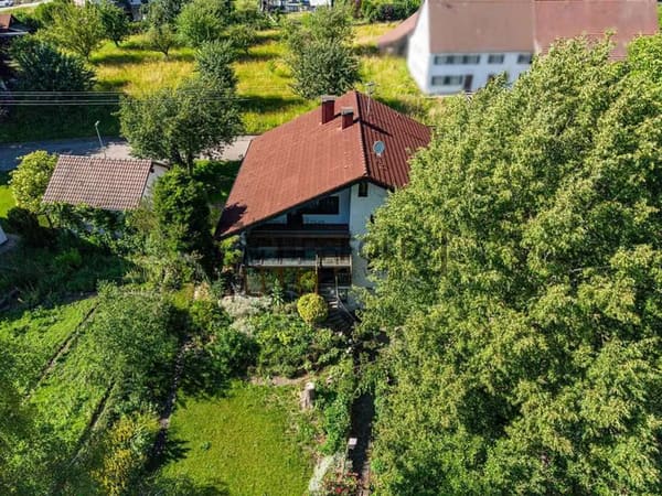 Immobilie in Illerrieden - Idyllisch! Zweifamilienhaus mit traumhaftem Garten - Bild 4
