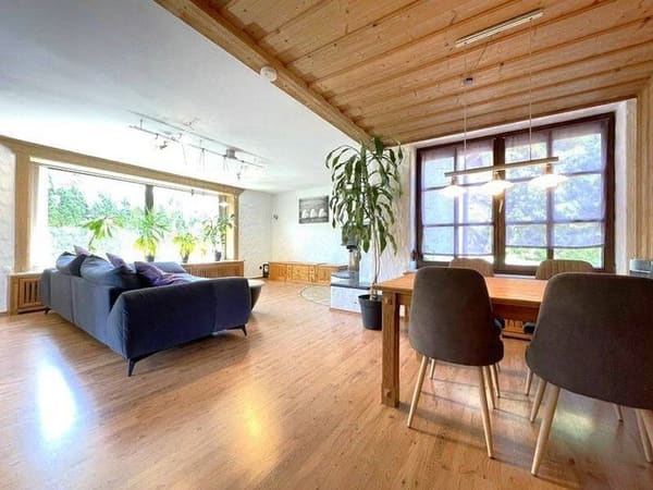 Immobilie in Ottensoos - Ihr Haus in Ottensoos! Freistehendes Einfamilienhaus mit Galerie, Kachelofen und toller Terrasse - Bild 3