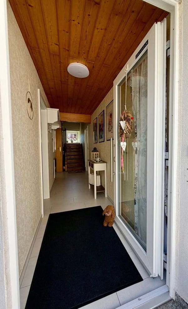 Immobilie in Dahnen - Ankommen. Wohlfühlen. Einziehen. – Stilvoll modernisiertes Einfamilienhaus mit großzügigen Nebengebäuden - Bild 3