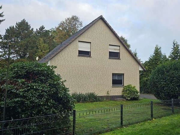 Immobilie in Diepholz - Zweifamilienhaus in Diepholz: ca. 210 m² für Kapitalanleger oder Eigennutzer! - Bild 1