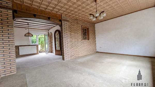 Immobilie in Erndtebrück - Doppelhaushälfte mit Einliegerwohnung, Garten und Doppelgarage - Bild 1