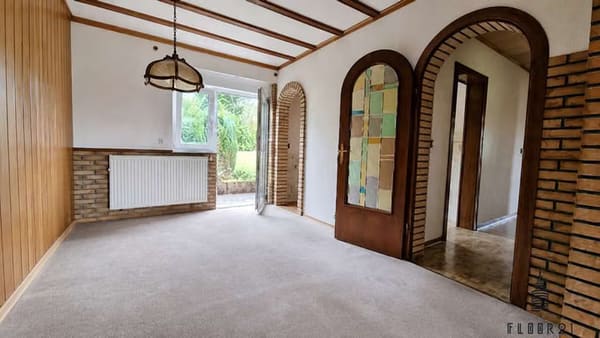 Immobilie in Erndtebrück - Doppelhaushälfte mit Einliegerwohnung, Garten und Doppelgarage - Bild 2