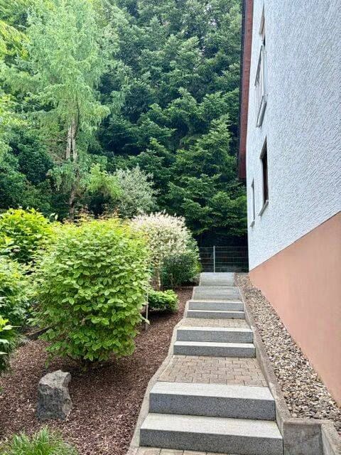 Immobilie in Jettingen-Scheppach - Familienfreundliches Wohnen mit Garten, Balkon und Hausgefühl – viel Platz für Ihre Wohnideen - Bild 2
