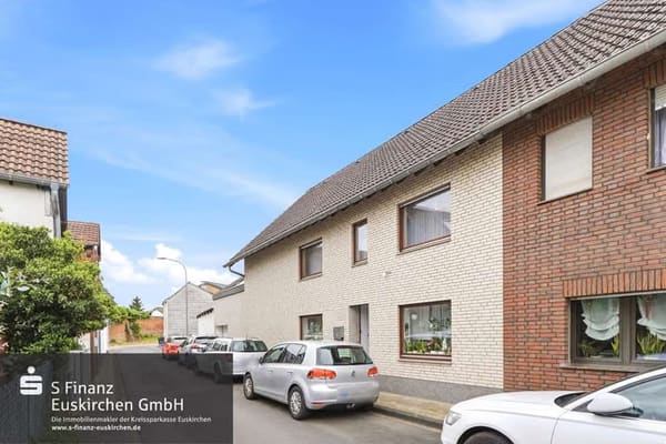 Immobilie in Zülpich - Großzügiges Einfamilienhaus mit außergewöhnlichem Grundstück im Zülpicher Stadtkern - Bild 0