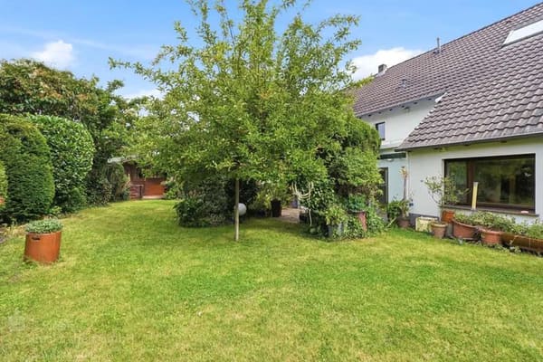 Immobilie in Zülpich - Großzügiges Einfamilienhaus mit außergewöhnlichem Grundstück im Zülpicher Stadtkern - Bild 3