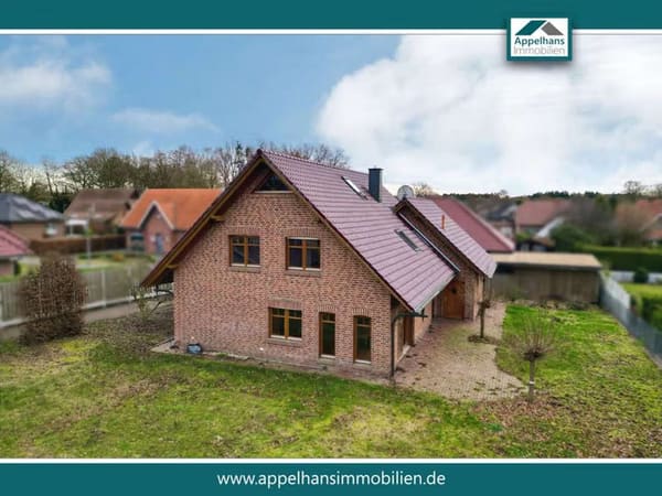 Immobilie in Lähden - Familienhaus mit Gartenidylle und vielseitigen Nutzungsmöglichkeiten - Bild 0