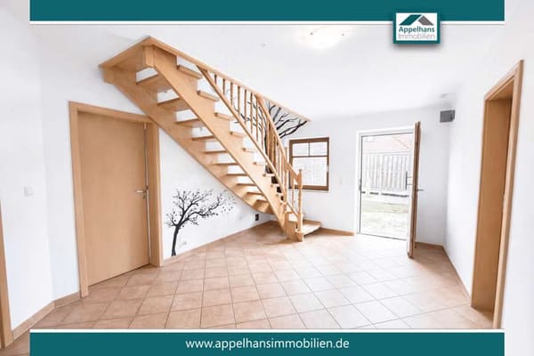 Immobilie in Lähden - Familienhaus mit Gartenidylle und vielseitigen Nutzungsmöglichkeiten - Bild 2