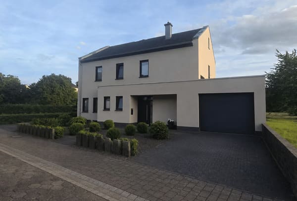 Immobilie in Longuich - *provisionsfrei* Einziehen und wohlfühlen - modernes Einfamilienhaus mit Naturpool - Bild 0