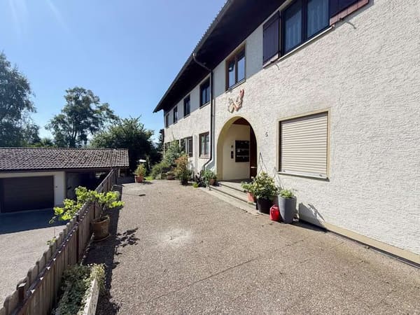 Immobilie in Scheidegg - Charmante Dachgeschosswohnung im ehemaligen Bauernhaus in Lindenau im Allgäu - Bild 1