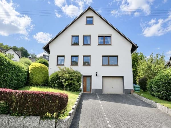 Immobilie in Betzdorf - **Gepflegtes Einfamilienhaus mit Garten und Garage in Betzdorf** - Bild 1