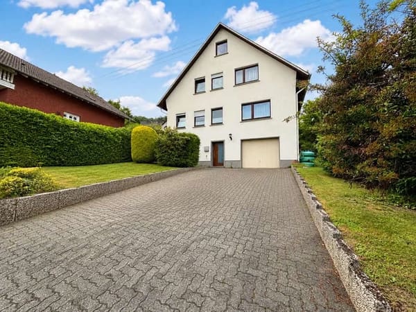Immobilie in Betzdorf - **Gepflegtes Einfamilienhaus mit Garten und Garage in Betzdorf** - Bild 2
