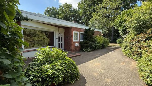 Immobilie in Groß Grönau - Heller Bungalow in Waldrandlage - Bild 0