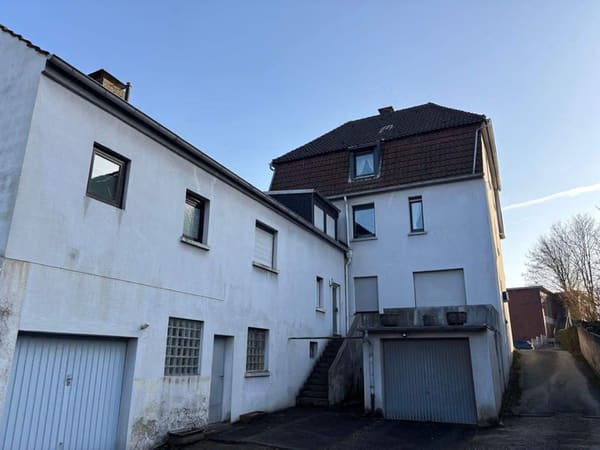 Immobilie in Dorsten - INTERESSANT  UNTERTEILTES  MEHRFAMILIENHAUS  MIT  VIEL  PLATZ  UND  AUSBAUPOTENTIAL - Bild 1