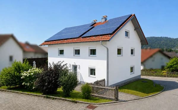 Immobilie in Grafling - Solides Einfamilienhaus mit Garten, Garage und viel Potenzial - Bild 0