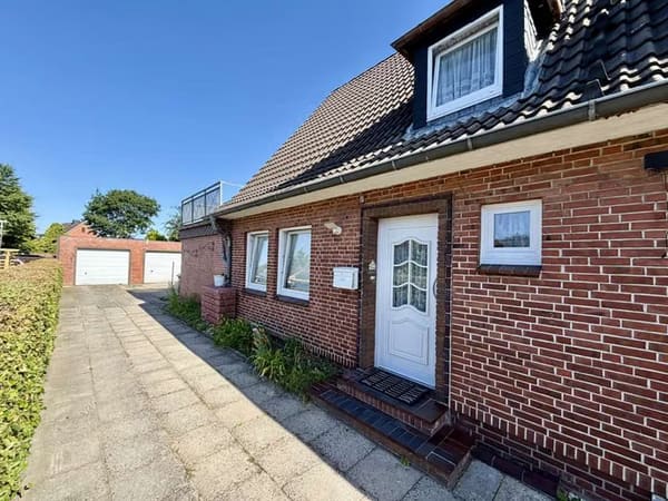 Immobilie in Heide - Charmante Doppelhaushälfte in ruhiger Wohnlage der Kreisstadt Heide! - Bild 0