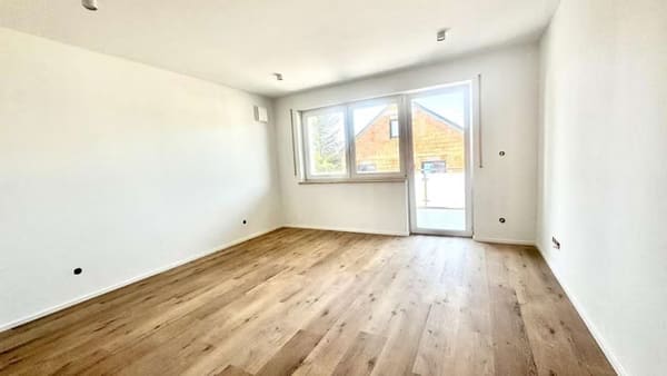 Immobilie in Wettstetten - Provisionsfrei & kernsaniert 2026: helle 2-Zimmer-Wohnung mit sonnigem ca. 12m² Balkon - Bild 2