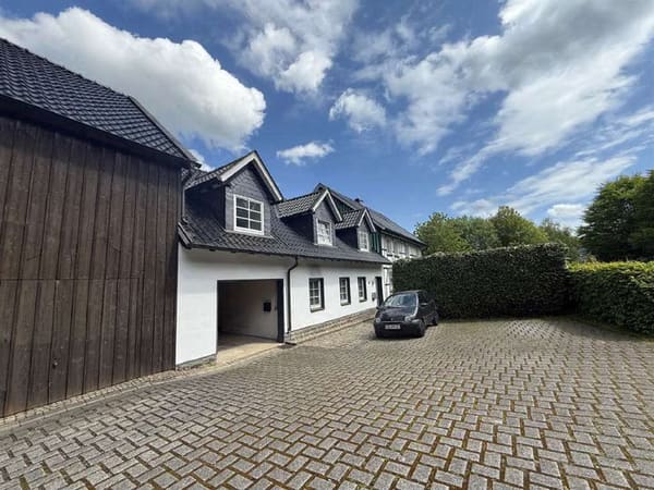Immobilie in Reichshof - Kapitalanlage mit Charakter  Denkmalgeschütztes Mehrfamilienhaus in Reichshof - Bild 1